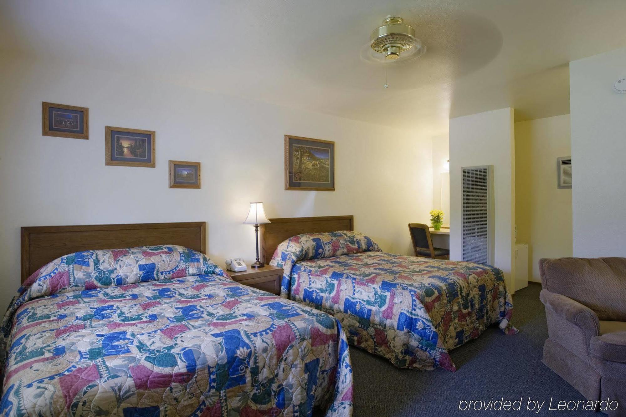 ثري ريفرز Lazy J Ranch Motel الغرفة الصورة